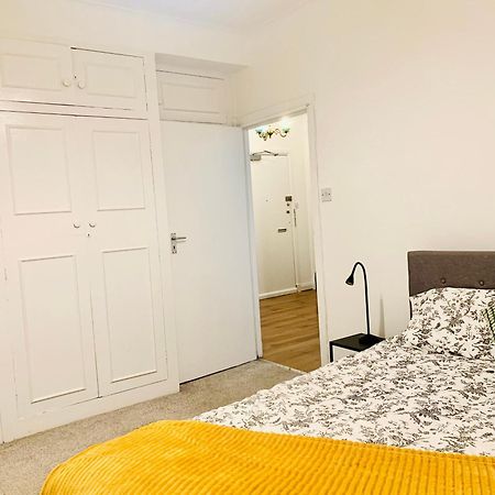 Cosy 2 Bedroom Apartment In Swiss Cottage. Лондон Экстерьер фото