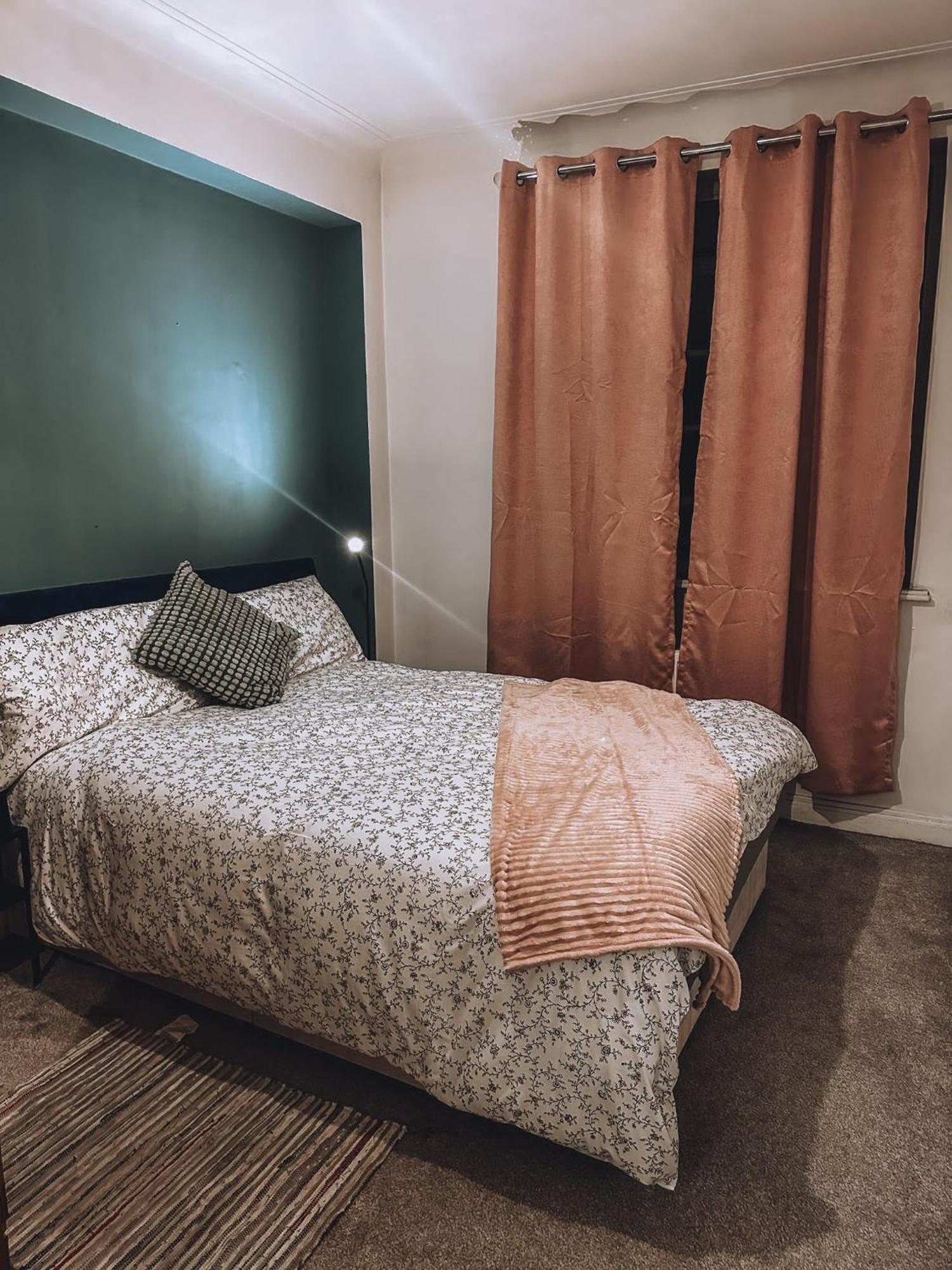 Cosy 2 Bedroom Apartment In Swiss Cottage. Лондон Экстерьер фото