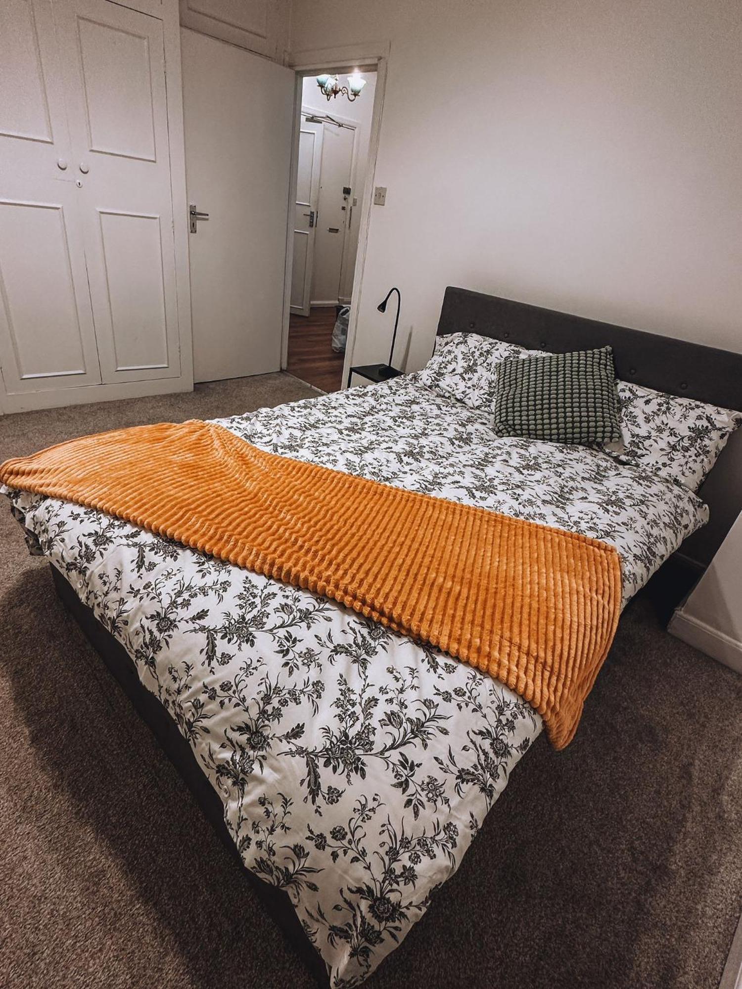 Cosy 2 Bedroom Apartment In Swiss Cottage. Лондон Экстерьер фото