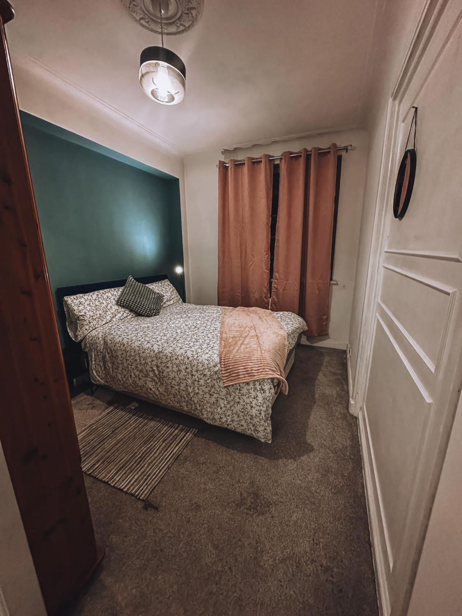 Cosy 2 Bedroom Apartment In Swiss Cottage. Лондон Экстерьер фото